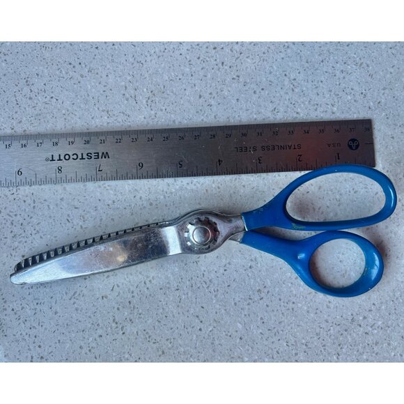 Vintage Metrology Stainless Steel Pinking Shears With Blue Handles - Picture 11 of 12